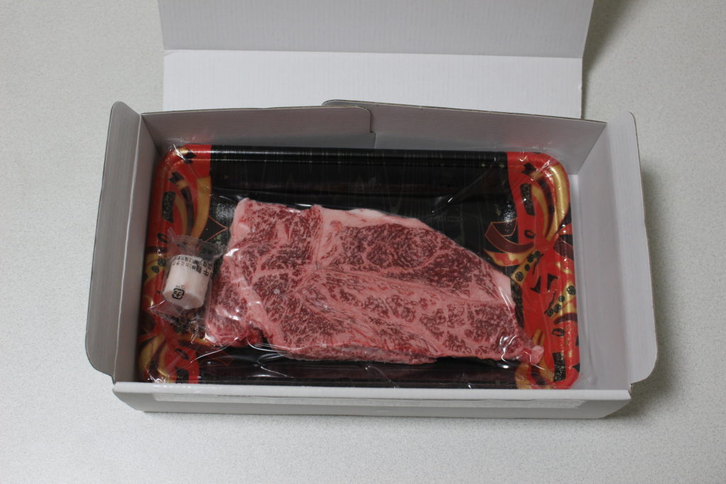 箱の中に入ったお肉