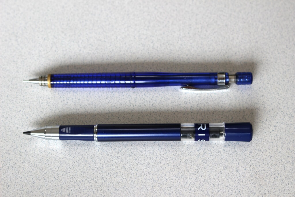 2本のペンの比較